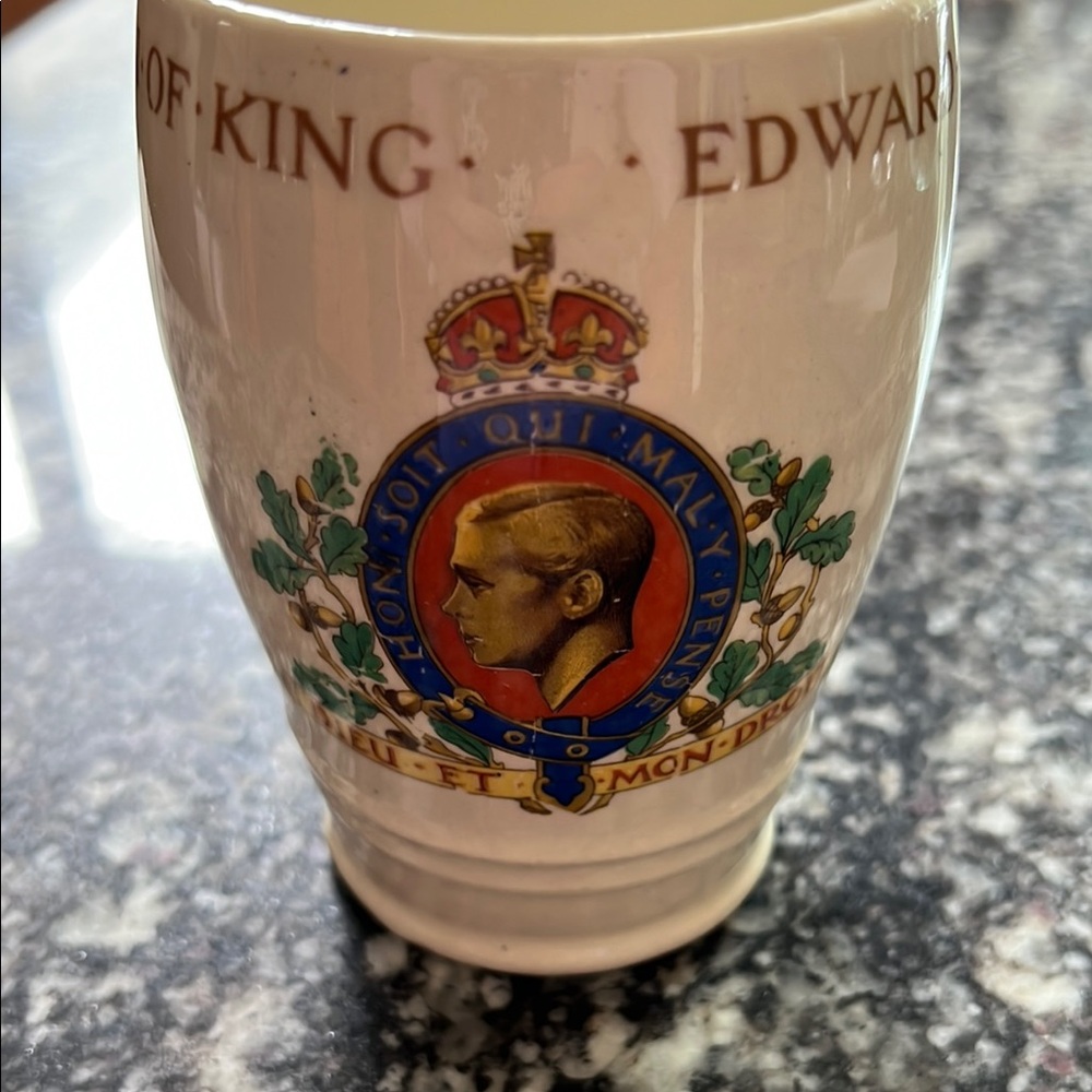 1937 Myott King Edward VIII Royal Commemorative Tumbler  with Crest